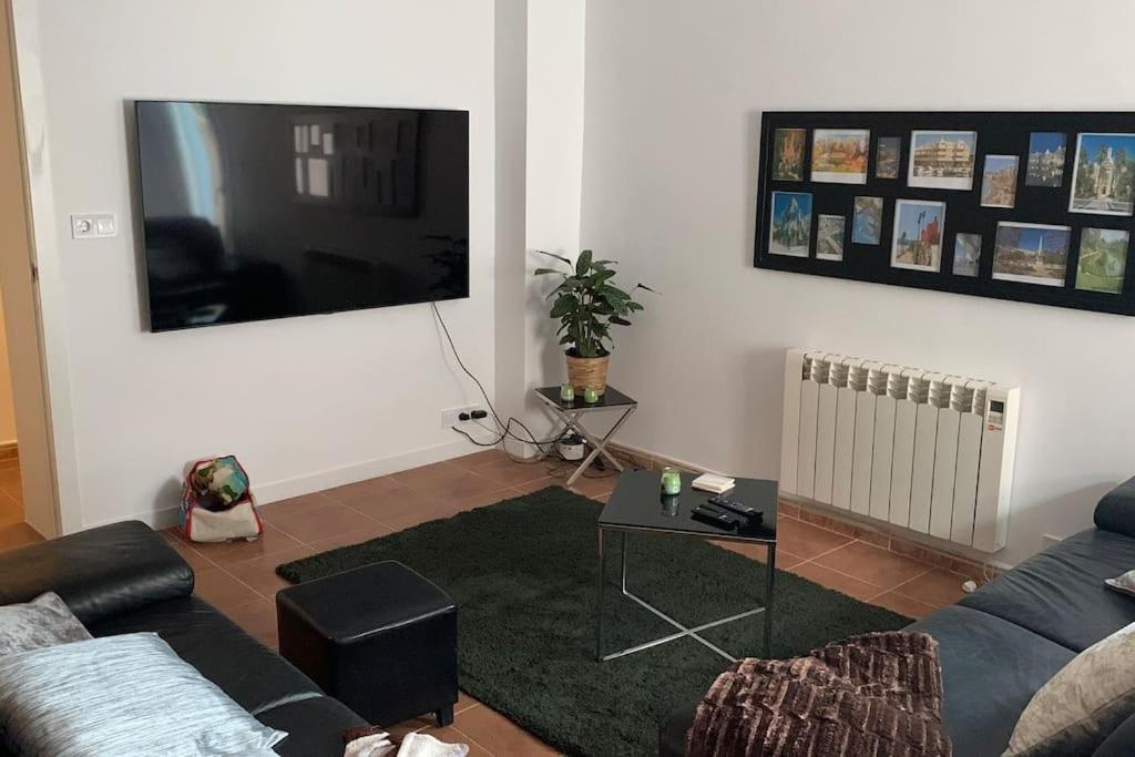 Huis Met Zwembad ベナルマデナ エクステリア 写真